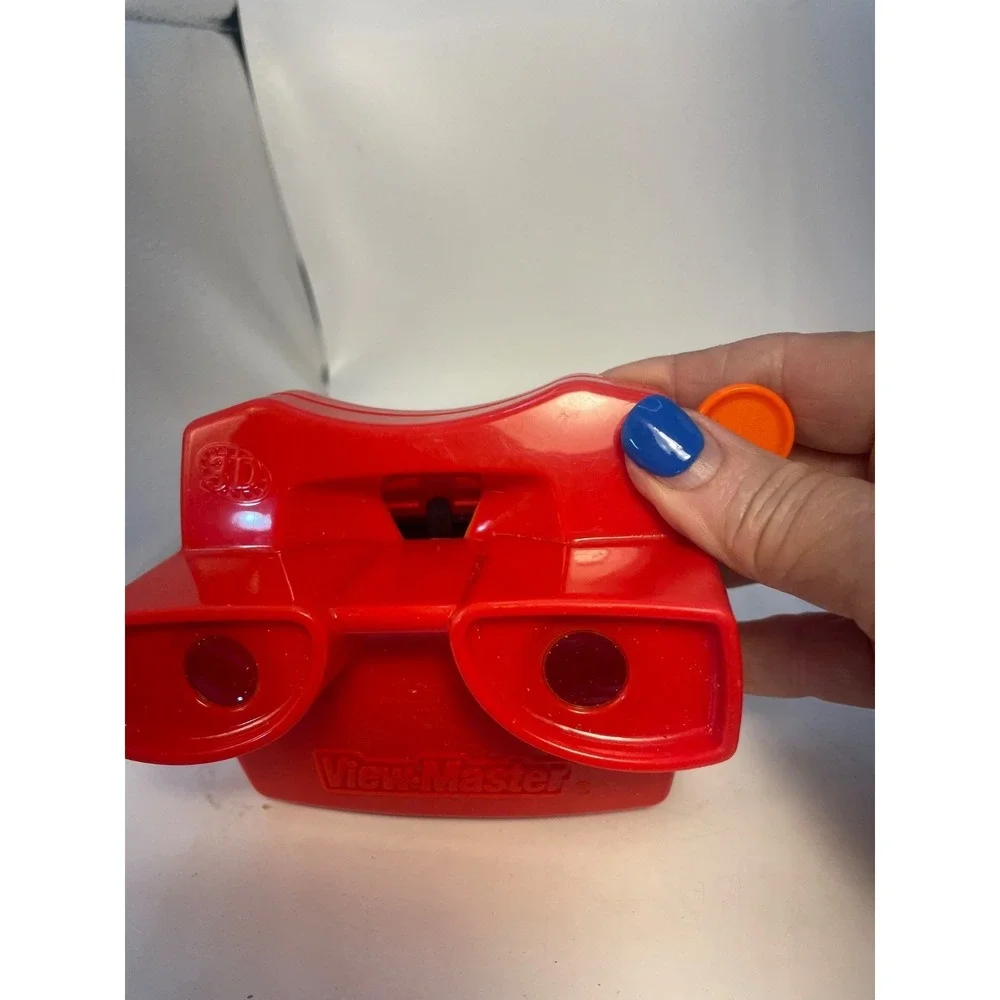 View-Master 3D Viewer Red Classic Retro  Toy 2020 With Trex , Discovery Slides
